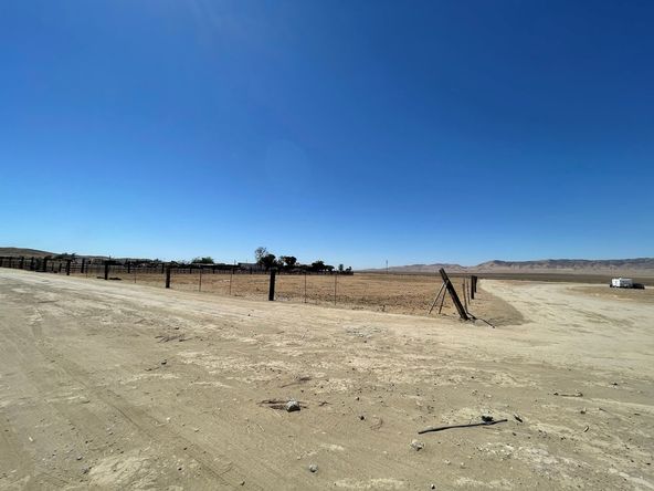 ±0.99 Acres of Vacant Land in Coalinga, CA: 47988 Lost Hills Rd, Coalinga, CA 93210